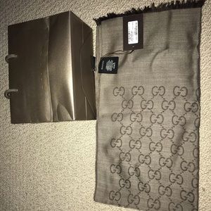 Gucci scarf